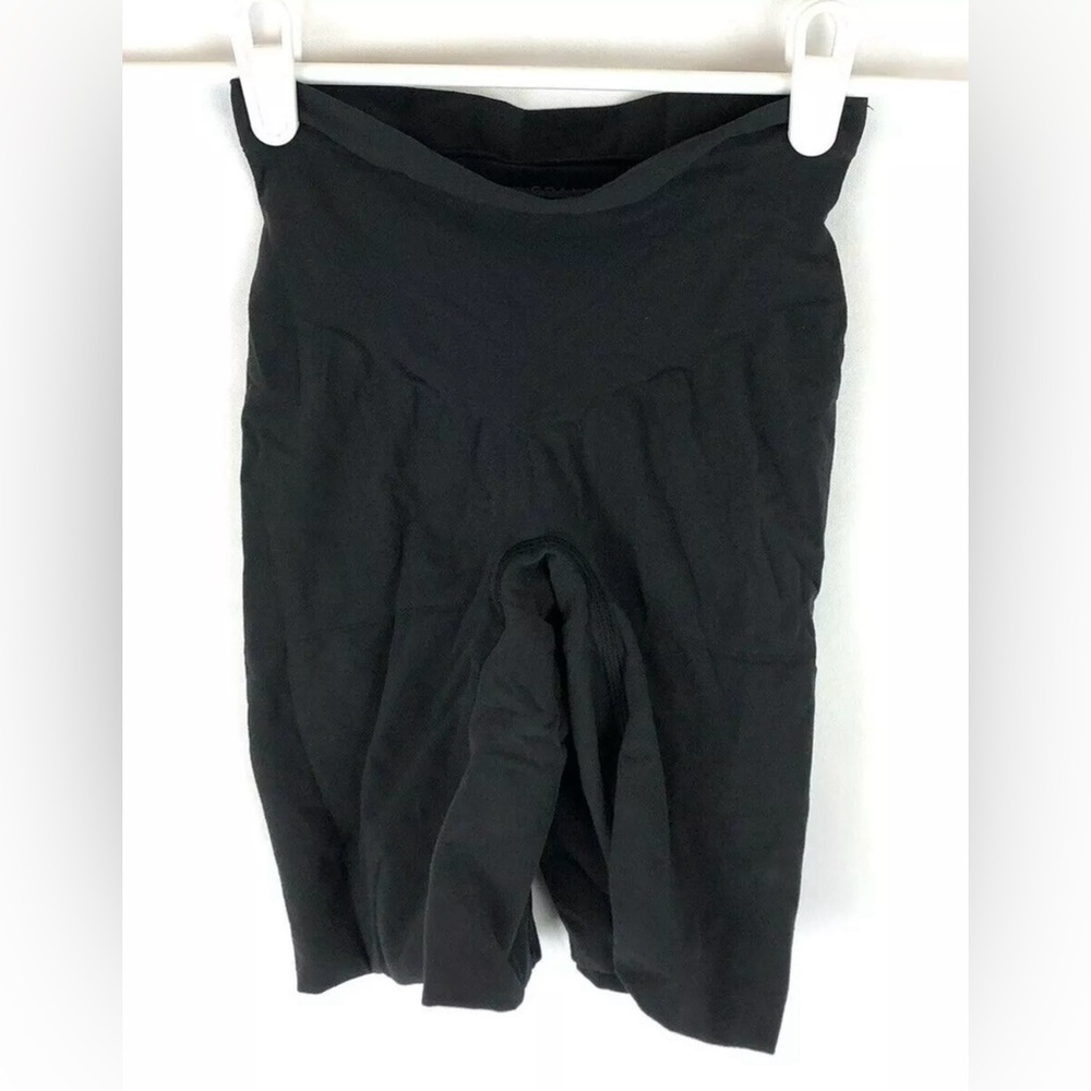 Spanx Women’s Size Medium Black Mid Rise Short Shaping Shorts